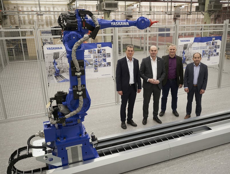 HOCHSCHULE OFFENBURG KOOPERIERT MIT YASKAWA - ROBOTIK-ZENTRUM WÄCHST WEITER